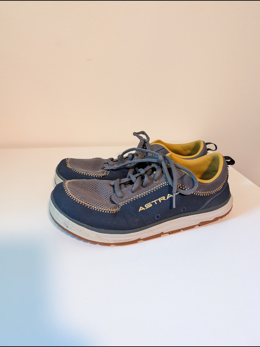 Astral Men’s Navy & Gray Casual Lace-Up Sneakers